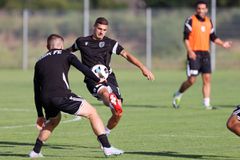 Μπήκε στις προπονήσεις ο Ντεσπόντοφ - Κάνει προσπάθεια για το ματς με τη Ριέκα