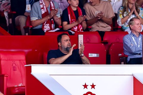 Ο Μαρινάκης είδε από κοντά τη νίκη της Νότιγχαμ Φόρεστ  (pic)