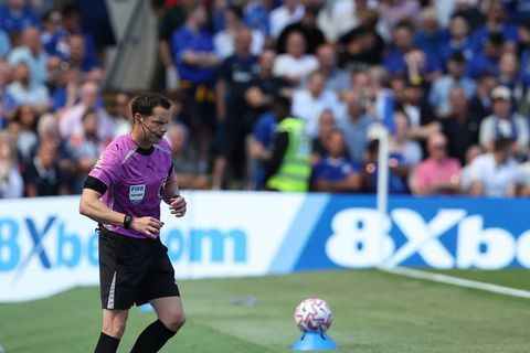 Γράφτηκε ιστορία στο Τσέλσι - Κρίσταλ Πάλας: Διαιτητής ανακοίνωσε για πρώτη φορά στα μεγάφωνα την απόφαση του VAR (vid)