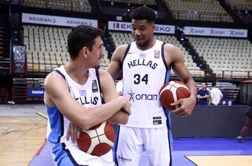 Η viral σφαλιάρα του Γιάννη στον Λαρεντζάκη και ο... προάγγελος 12 χρόνια πριν (vids)