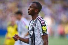 Ολυμπιακός: «Φουντώνει» το θέμα του στόπερ - Και ο Ντζαλό στο τραπέζι μαζί με Μάντσα και Μαρί