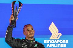 Χάμιλτον: «Ρισκάραμε πολύ αυτό το τριήμερο, κρίμα για τον Ράσελ»