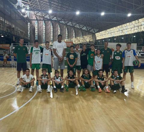 Ο Γιάννης Αντετοκούνμπο επισκέφθηκε την PAO BC Academy χαρίζοντας πολύτιμες συμβουλές και χαμόγελα! (vid)