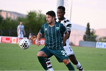 Η φάση που φώναξε το VAR τον Ζαμπαλά, αλλά αυτός ακύρωσε το πέναλτι στο Λεβαδειακός-ΠΑΟΚ