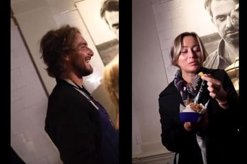 Ο Τσιτσιπάς φόρεσε ποδιά και μαγείρεψε για την αγαπημένη του Μπαντόσα (vid)