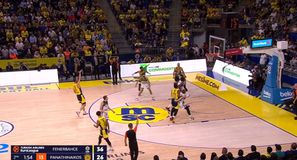 Το απίθανο τρίποντο του Παπαγιάννη κόντρα στον Παναθηναϊκό (vid)