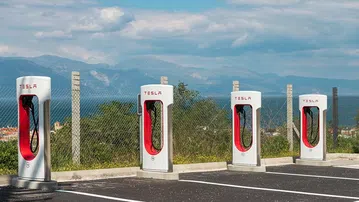 Μπαράζ κλοπών καλωδίων φορτιστών – Πως τις αντιμετωπίζουν οι εταιρείες