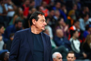 Αταμάν: «Εξαιρετικός Σλούκας - Εύχομαι να πάνε καλά οι εξετάσεις των Παπαγιάννη και Οσμάνι»