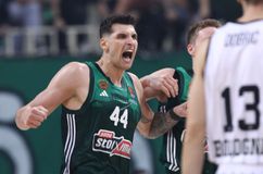 Ο ηγέτης Μήτογλου οδήγησε εκ του ασφαλούς τον Παναθηναϊκό με νέο double-double (vid)