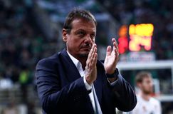 Αταμάν: «Χαρούμενος που έφτασα τις 200 νίκες με ωραίο μπάσκετ - Ο Μήτογλου είναι ο καλύτερος power forward στη Euroleague»