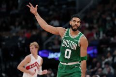 To Buzzer Beater του Τζέισον Τέιτουμ έσωσε τους Σέλτικς - Οι μαχητικοί Ράπτορς τους έβγαλαν την... ψυχή (vids)