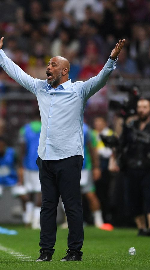 Απίστευτες καταγγελίες από τον προπονητή της Νιγηρίας: «Μας έκαναν βουντού από τον πάγκο του Κονγκό» (vids)