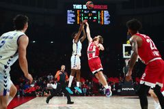 Βροχή τα τρίποντα: Ευάλωτη η περιφερειακή άμυνα του Ολυμπιακού