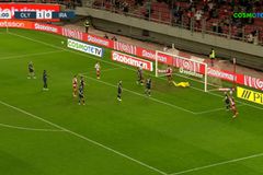 Ο Καλογερόπουλος σκόραρε το πρώτο γκολ με τον Ολυμπιακό και έκανε το 2-0 κόντρα στον Ηρακλή