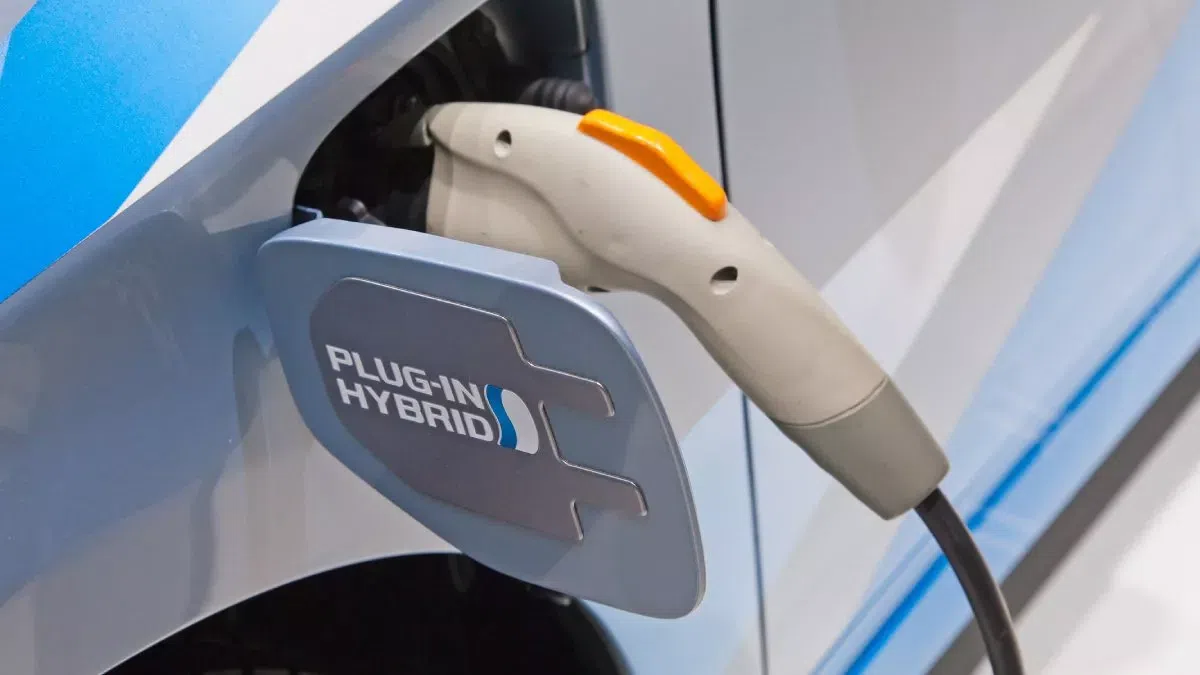 Γιατί οι Γερμανοί προτιμούν τα plug-in υβριδικά;