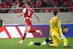 Ο Γιάρεμτσουκ με ωραίο πλασέ έκανε το 5-0 για τον Ολυμπιακό