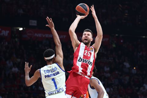 Η «ερυθρόλευκη» παρακάμερα από το ματς με τη Βαλένθια (vid)