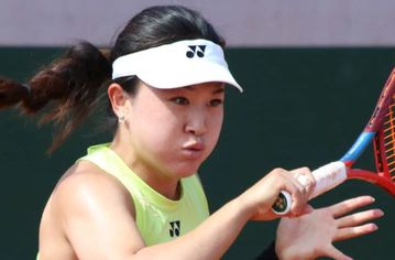 Η Κινέζα Λιν Ζου στον δρόμο της Μαρίας Σάκκαρη (vids)