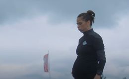 Η Λυών αποζημιώνει παίκτρια που έπαιρνε μειωμένο μισθό λόγω εγκυμοσύνης