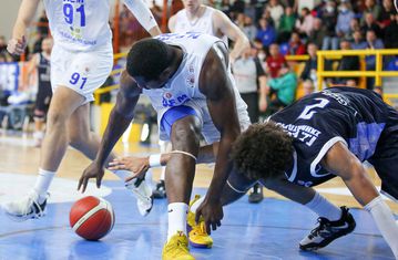 Έπεσαν κορμιά στα Μέγαρα, ο Ερμής Σχηματαρίου άντεξε στο θρίλερ...