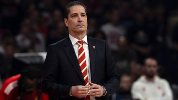 Σφαιρόπουλος: «Οι διοικήσεις Ολυμπιακού και Ερυθρού Αστέρα τα έχουν βρει για τον Πετρούσεφ»