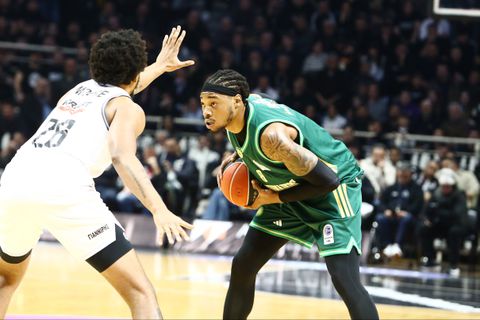 Ο σταθερά ανεβασμένος Χολμς είναι η αχτίδα ελπίδας του Παναθηναϊκού