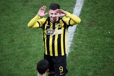 Γιόβιτς: «Είμαστε χαρούμενοι λόγω της νίκης - Δεν σκεφτήκαμε το πρόστιμο»