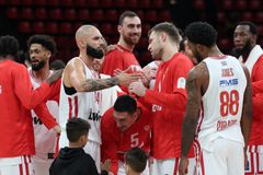 Το οικογενειακό κλίμα στο ΣΕΦ και οι μικροί φίλοι της ομάδας στην παρακάμερα του Ολυμπιακός - Μαρούσι Chery