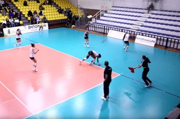 Απίστευτο περιστατικό στο Άρης - ΑΟ Θήρας: Έπεσαν σοβάδες από το ταβάνι δίπλα σε αθλήτρια