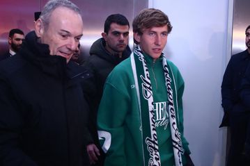 «Πάτησε» Ελλάδα για τον Παναθηναϊκό ο Σαντίνο Αντίνο (pics)