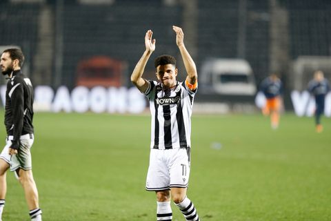 Το εμπνευσμένο πλακάτ για τον «παππού» Τάισον και τη φανέλα του (pic)