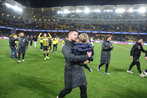 Η ξεχωριστή στιγμή του Γιόβιτς με τον γιο του (pics)