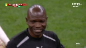 Ο διαιτητής του Μαρόκο - Σενεγάλη έβαλε τα γέλια μετά το «χάος» που προκάλεσε!