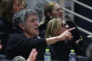 Ο Μυστακίδης βίωσε με πάθος κι ένταση το ντέρμπι με τον Παναθηναϊκό (pics)