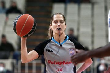 Δυσαρέσκεια στην ΑΕΚ για τον ορισμό Τσαρούχα - Κάρδαρη στον ημιτελικό με το Περιστέρι