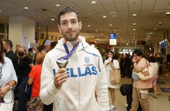 Μίλτος Τεντόγλου: Viral το τραγούδι για το ρεκόρ του - «Τους πετσόκοψε γερά, τα είχε 20 κιλά» (vid)