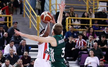 Ολυμπιακός - Παναθηναϊκός: Το εκπληκτικό 17-0 των «ερυθρόλευκων» για το 52-40! (vid)