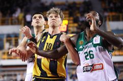 Ο Κουζμίνσκας επέστρεψε στη δράση για την ΑΕΚ χωρίς να είναι στο 100% και με ενοχλήσεις στη μέση