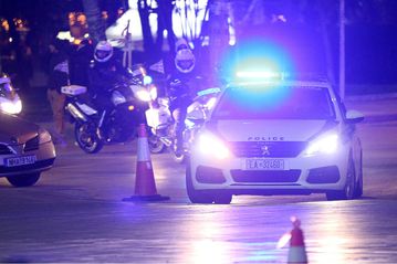 Σοκ: Βγήκαν καλάσνικοφ κι έπεσαν πυροβολισμοί σε ματς της ΕΠΣΔΑ