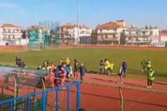 Ένταση μεταξύ των παικτών στο τέλος του Κοζάνη - ΑΕΚ Β'