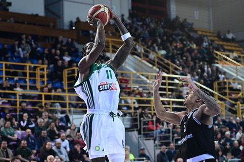 Το πρώτο καλάθι του Χέιζ-Ντέιβις με τον Παναθηναϊκό και το... πάρτι στον πράσινο πάγκο (vid)