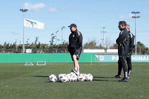 Παναθηναϊκός: Δεν ανακοίνωσε αποστολή ο Μπενίτεθ, προπονήθηκε ο Τζούριτσιτς (vid)