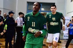 Παροξυσμός στην είσοδο του Παναθηναϊκού και του Χέιζ-Ντέιβις πριν το ματς με τον ΠΑΟΚ (vid)