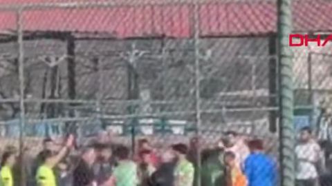 Απίστευτο περιστατικό στην Τουρκία: Χτύπησαν επόπτη με πατίνι