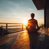 Η Μακροζωία που Ξεχνούν οι Περισσότεροι Άνδρες: Η Ρύθμιση των Συναισθημάτων