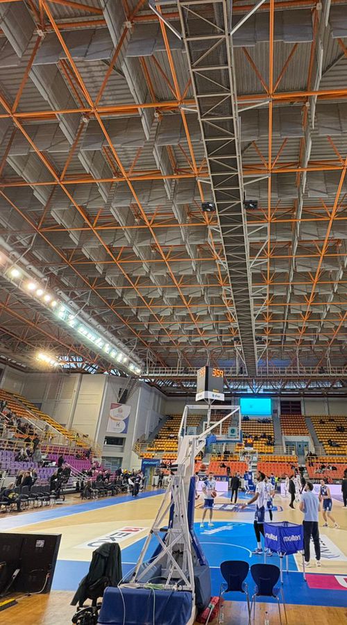 Στο ίδιο έργο... χωρίς θεατές! (vid)