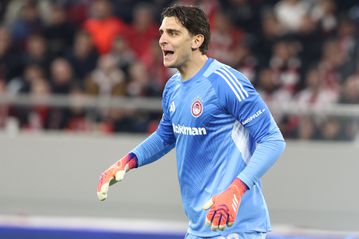 Οι δύο απίθανες αποκρούσεις του Τζολάκη  (vids)