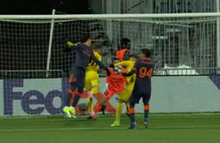 Απίστευτο: Το γκολ της Ίντερ μέτρησε ενώ ο επιθετικός κατέβασε την μπάλα με το χέρι! (vid)