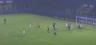 Απίστευτα πράγματα στη Βολιβία: Διαιτητής έδωσε καθυστερήσεις σχεδόν ένα ημίχρονο σε ένα ματς - παρωδία (vid)