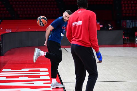 Νιλικίνα, Γουόρντ και Νετζήπογλου το... γυρίσανε στο ποδόσφαιρο (vid)